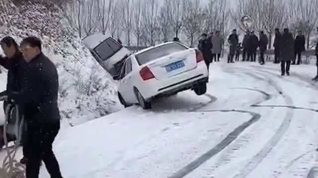 下雪路汽车多少迈